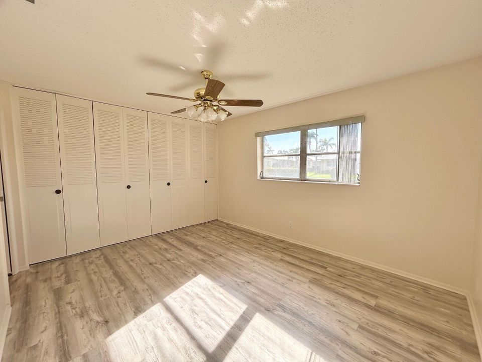 For Sale: $110,000 (2 beds, 1 baths, 829 Square Feet)