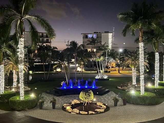 For Sale: $627,000 (2 beds, 2 baths, 1224 Square Feet)