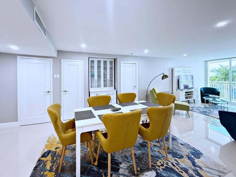 For Sale: $627,000 (2 beds, 2 baths, 1224 Square Feet)