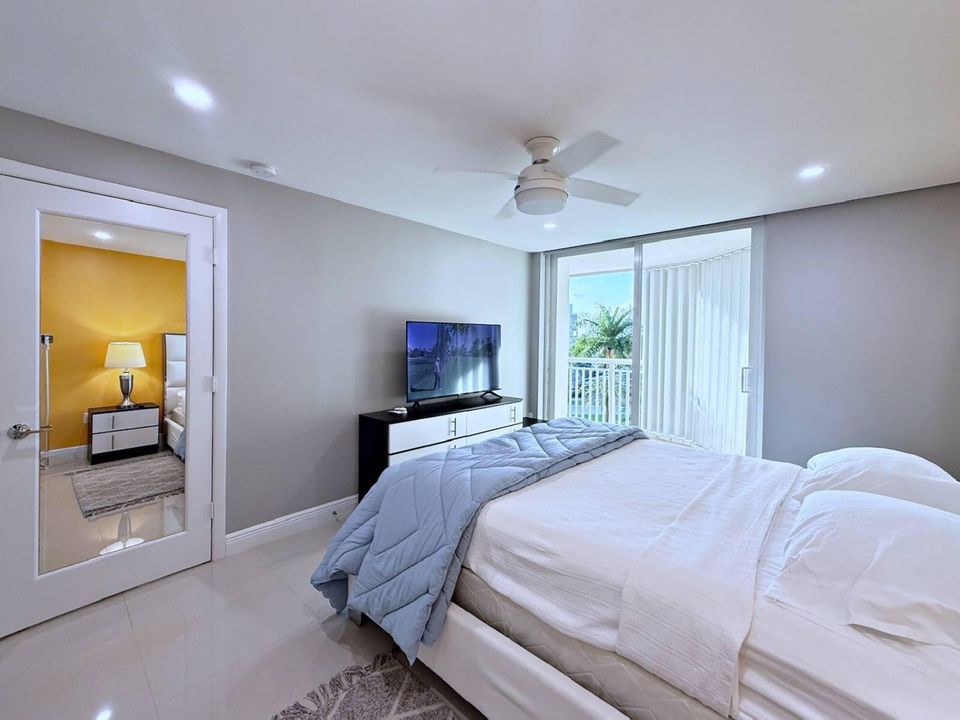 For Sale: $627,000 (2 beds, 2 baths, 1224 Square Feet)