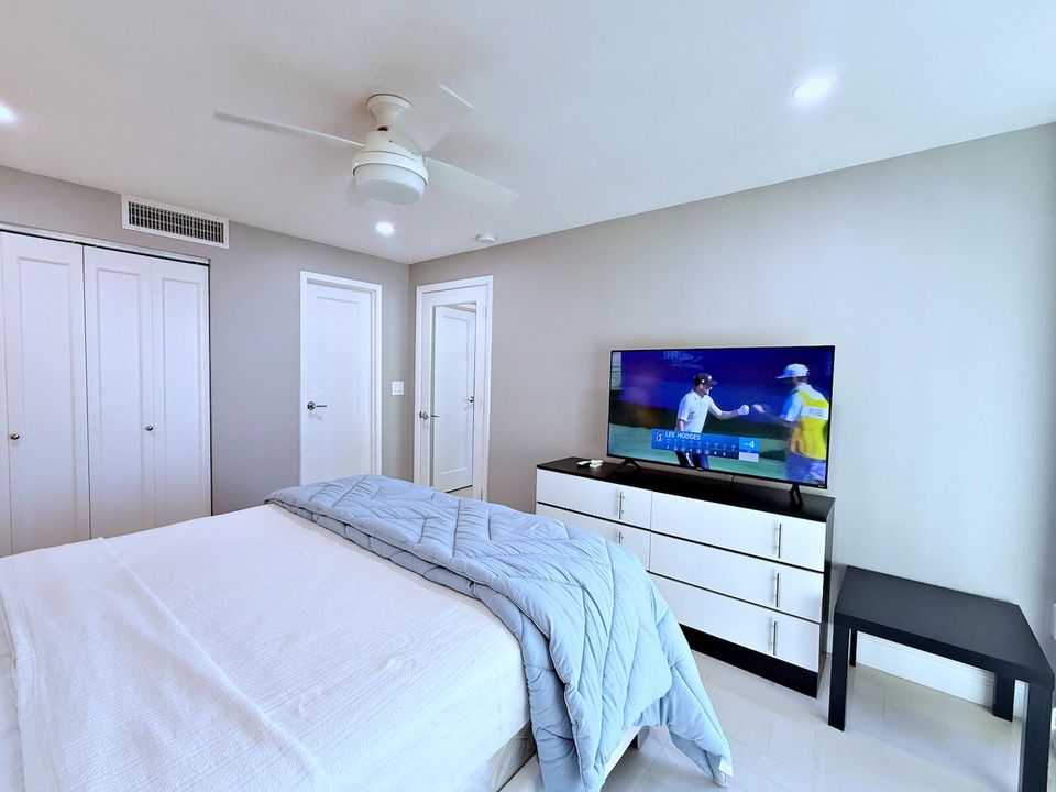 For Sale: $627,000 (2 beds, 2 baths, 1224 Square Feet)