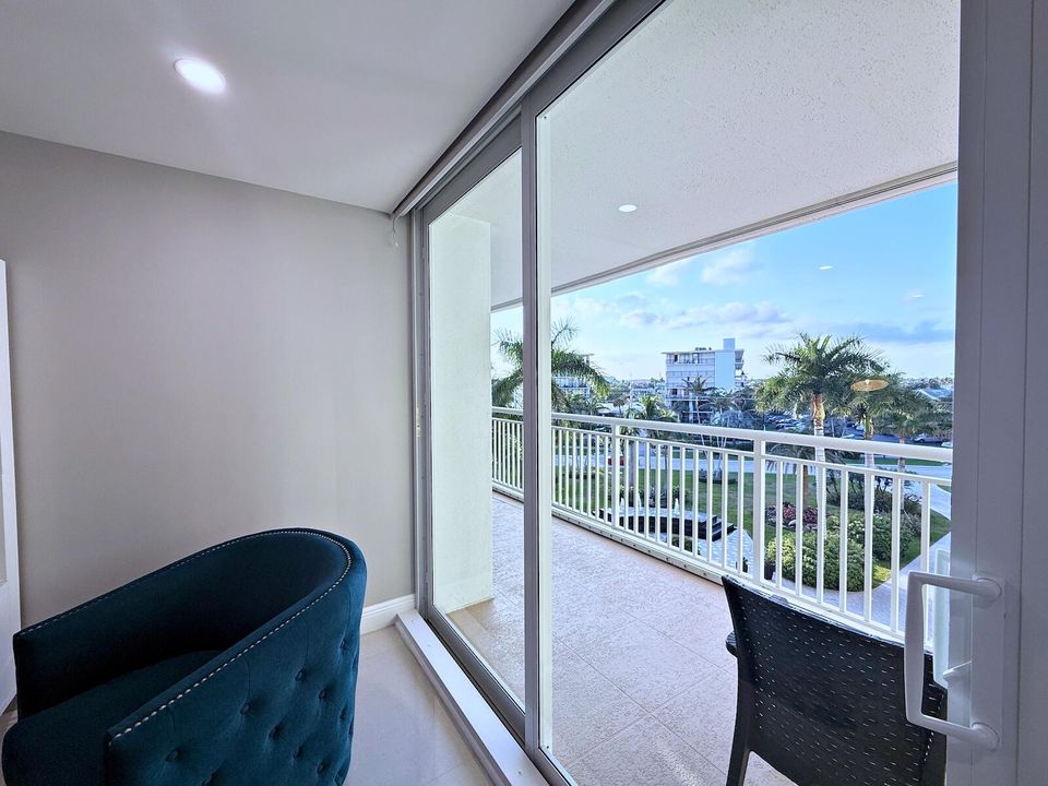 For Sale: $627,000 (2 beds, 2 baths, 1224 Square Feet)