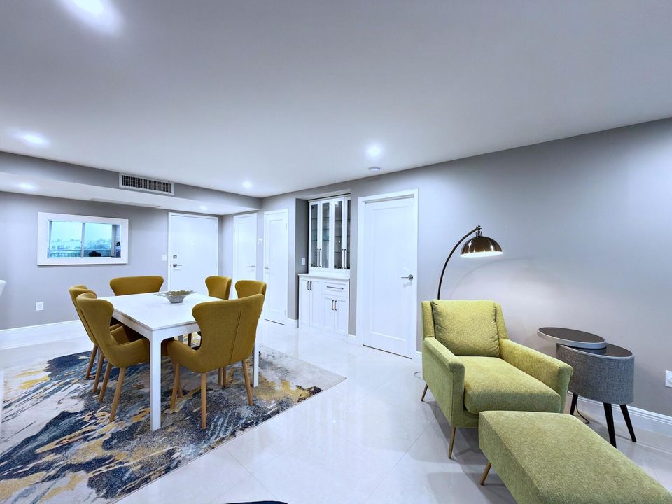 For Sale: $627,000 (2 beds, 2 baths, 1224 Square Feet)