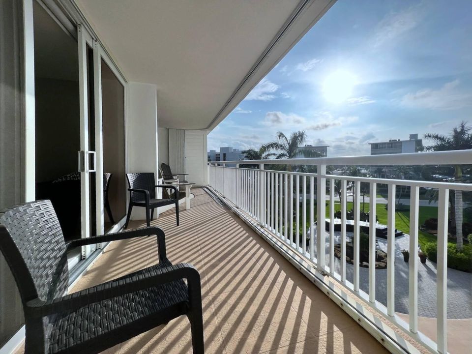 For Sale: $627,000 (2 beds, 2 baths, 1224 Square Feet)