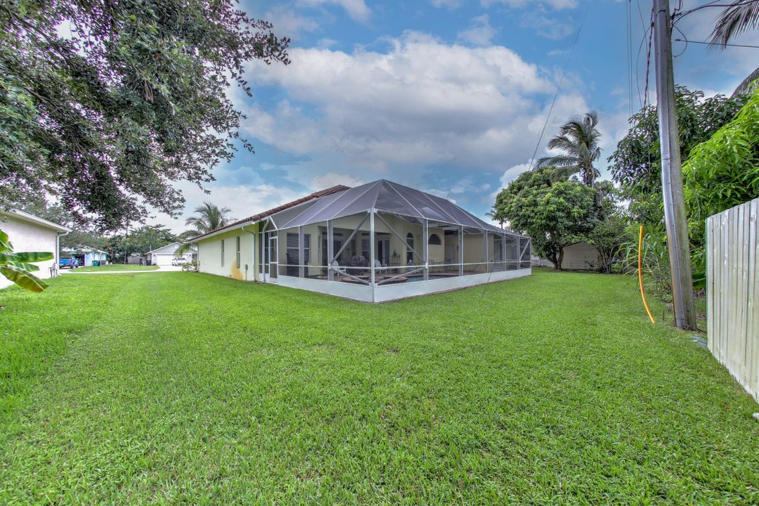 For Sale: $629,000 (4 beds, 3 baths, 2714 Square Feet)