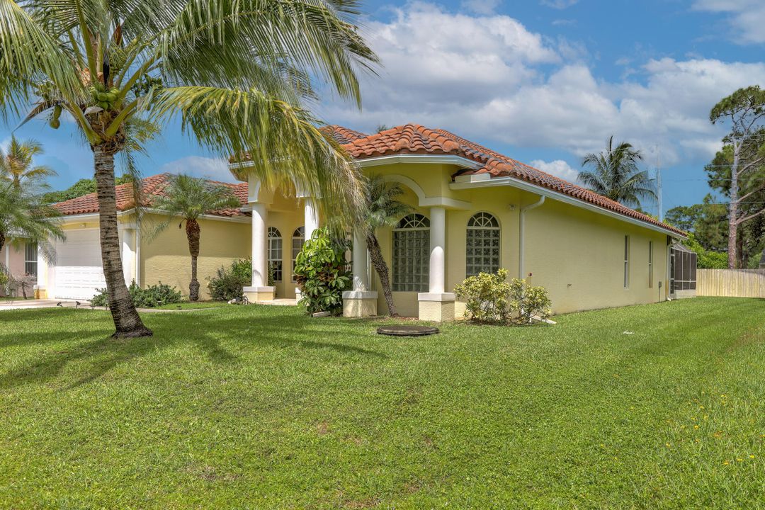 For Sale: $629,000 (4 beds, 3 baths, 2714 Square Feet)