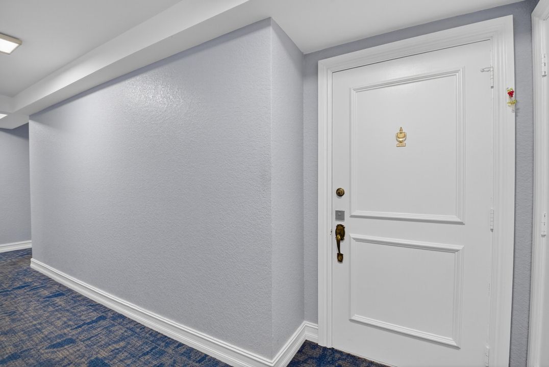 合同活跃: $325,000 (2 贝兹, 2 浴室, 1255 平方英尺)