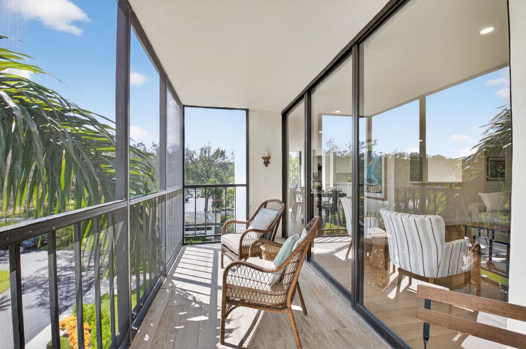 合同活跃: $325,000 (2 贝兹, 2 浴室, 1255 平方英尺)