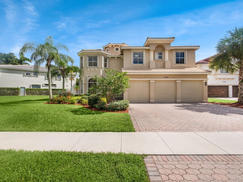 Под контрактом: $1,045,000 (5 спален, 6 ванн, 4168 Квадратных фут)