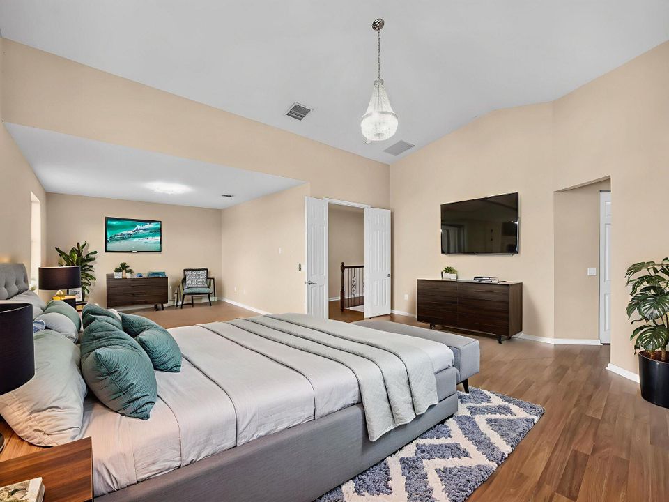 Под контрактом: $1,045,000 (5 спален, 6 ванн, 4168 Квадратных фут)