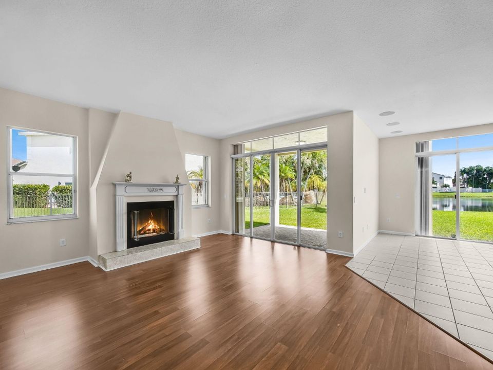 Под контрактом: $1,045,000 (5 спален, 6 ванн, 4168 Квадратных фут)