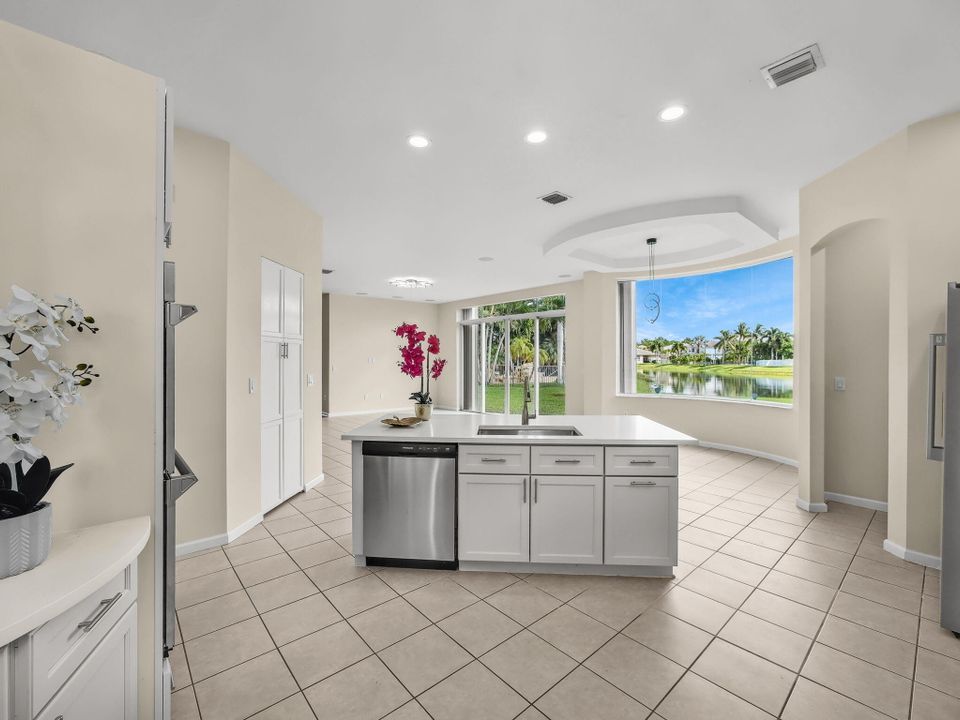 Под контрактом: $1,045,000 (5 спален, 6 ванн, 4168 Квадратных фут)