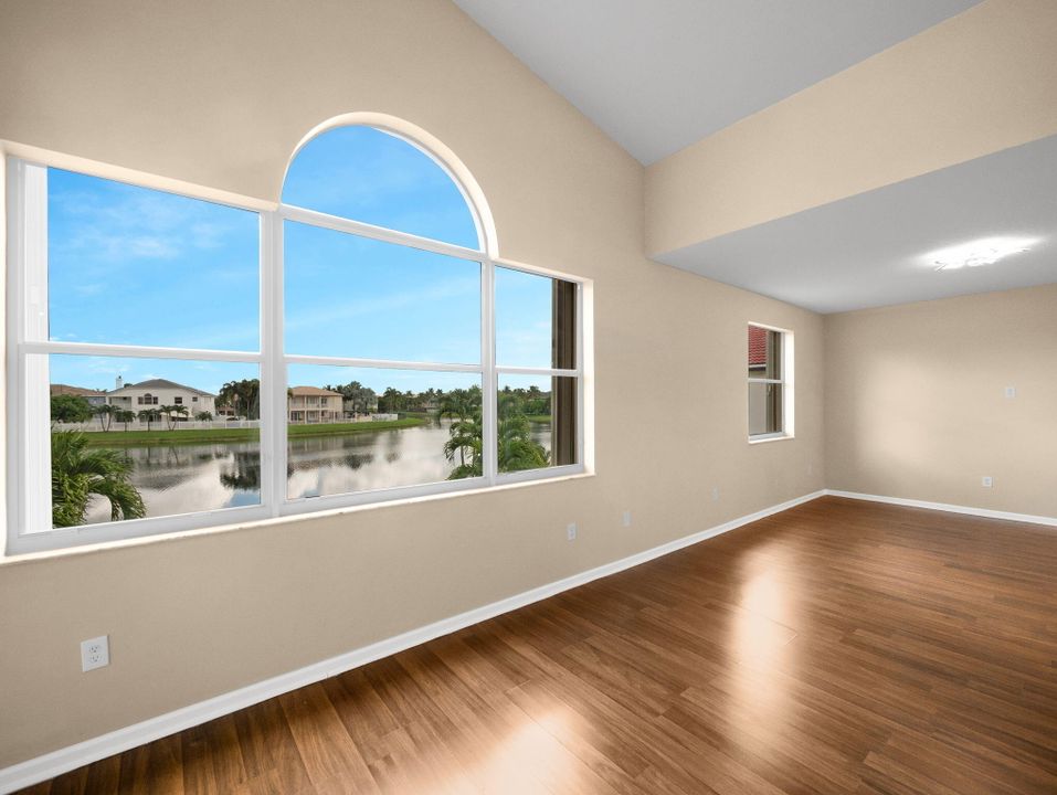 Под контрактом: $1,045,000 (5 спален, 6 ванн, 4168 Квадратных фут)