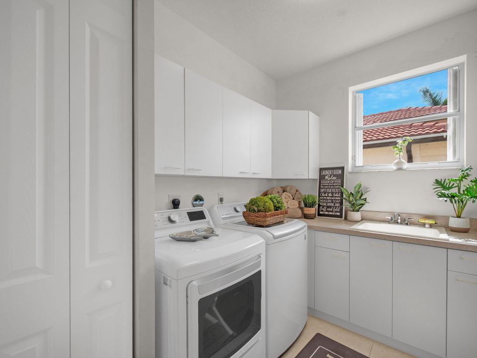 Под контрактом: $1,045,000 (5 спален, 6 ванн, 4168 Квадратных фут)