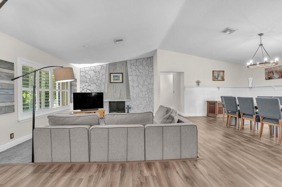 Activo con contrato: $740,000 (3 camas, 2 baños, 2016 Pies cuadrados)