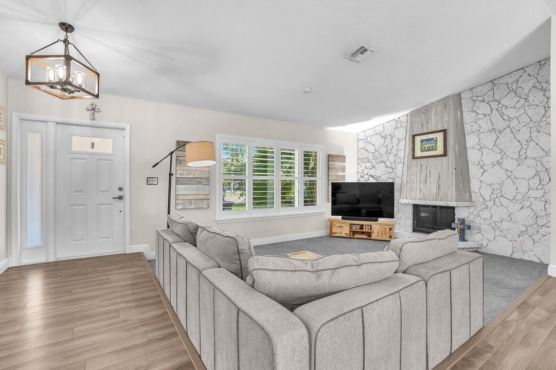 Activo con contrato: $740,000 (3 camas, 2 baños, 2016 Pies cuadrados)