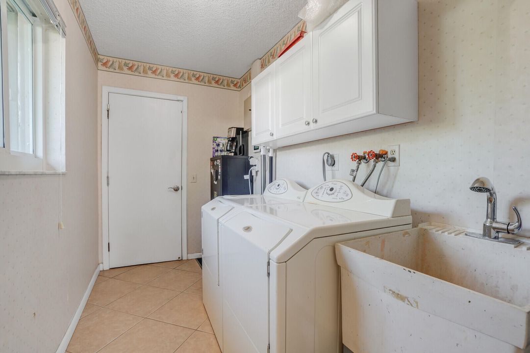 Activo con contrato: $740,000 (3 camas, 2 baños, 2016 Pies cuadrados)