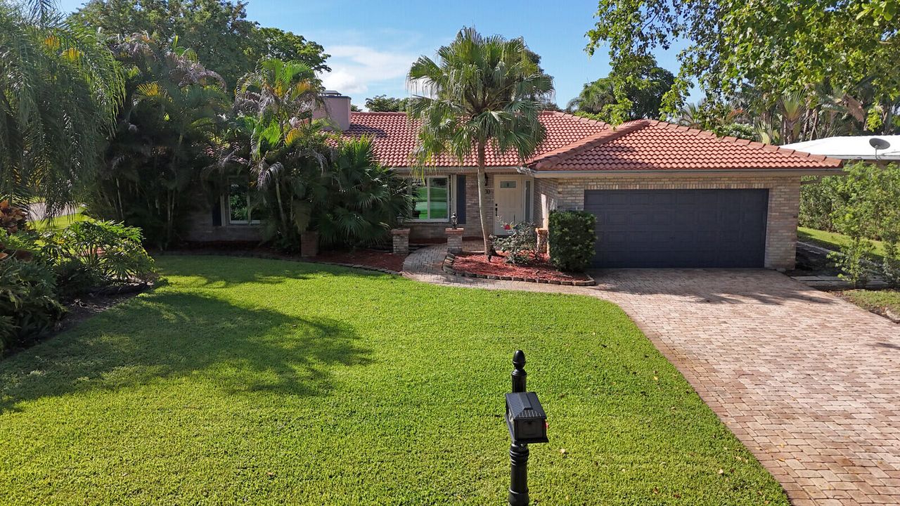 Activo con contrato: $740,000 (3 camas, 2 baños, 2016 Pies cuadrados)