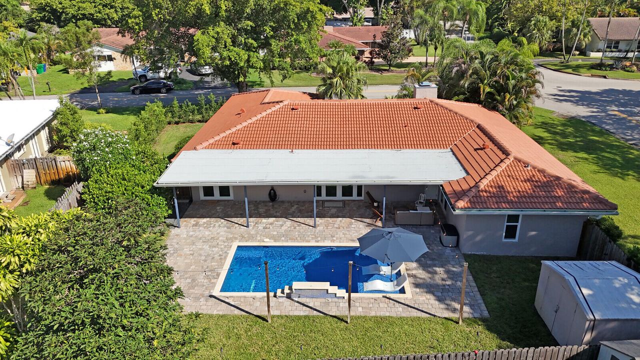 Activo con contrato: $740,000 (3 camas, 2 baños, 2016 Pies cuadrados)