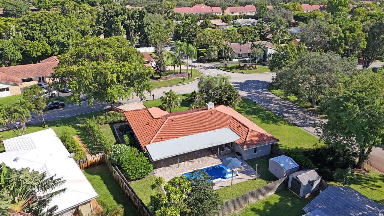 Activo con contrato: $740,000 (3 camas, 2 baños, 2016 Pies cuadrados)