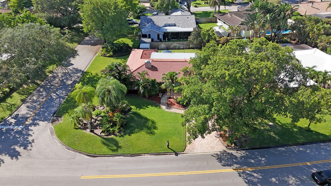 Activo con contrato: $740,000 (3 camas, 2 baños, 2016 Pies cuadrados)