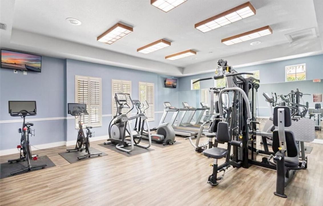 合同活跃: $3,950 (4 贝兹, 3 浴室, 2338 平方英尺)