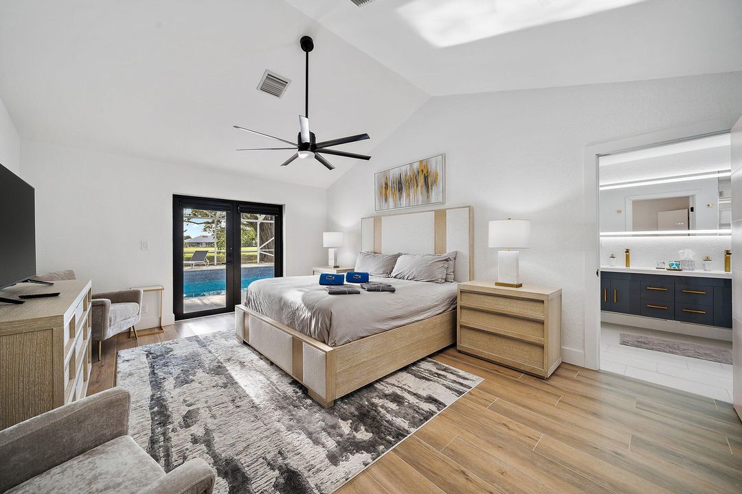 合同活跃: $1,165,000 (5 贝兹, 3 浴室, 2652 平方英尺)