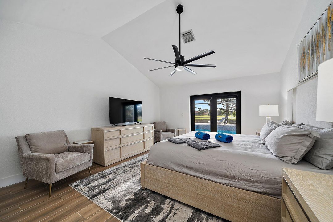 合同活跃: $1,165,000 (5 贝兹, 3 浴室, 2652 平方英尺)