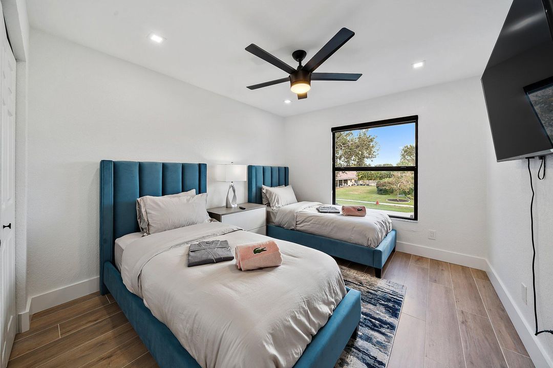 合同活跃: $1,165,000 (5 贝兹, 3 浴室, 2652 平方英尺)