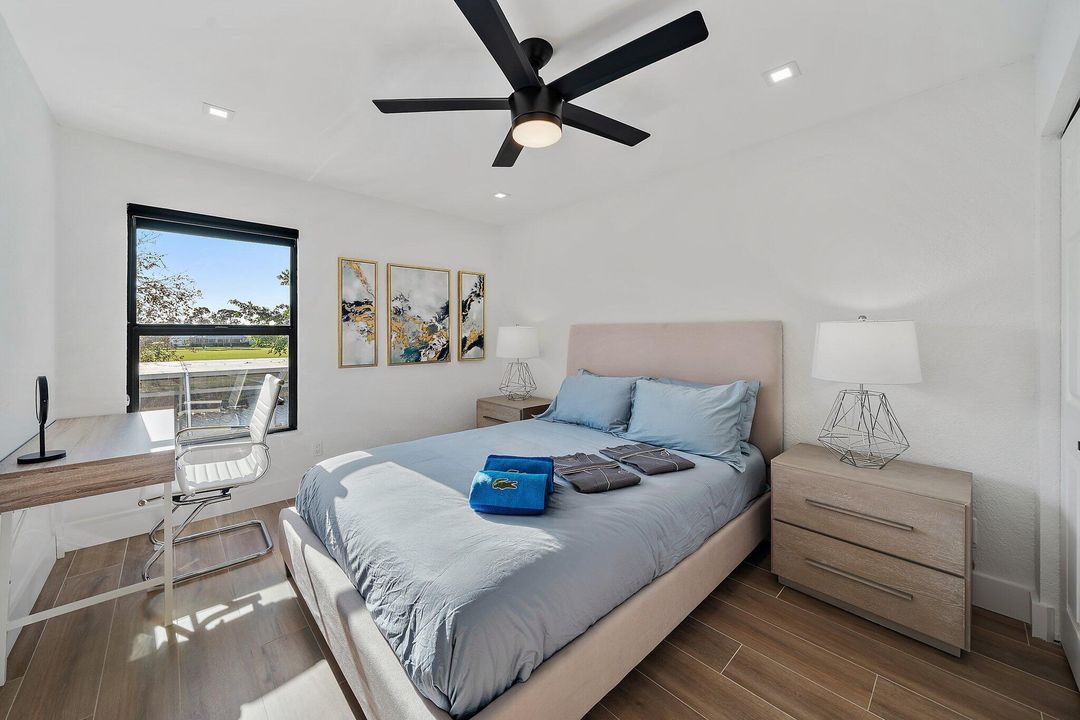 合同活跃: $1,165,000 (5 贝兹, 3 浴室, 2652 平方英尺)