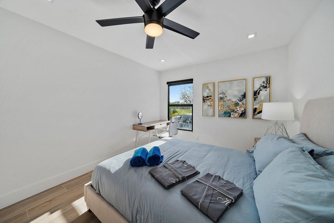 合同活跃: $1,165,000 (5 贝兹, 3 浴室, 2652 平方英尺)