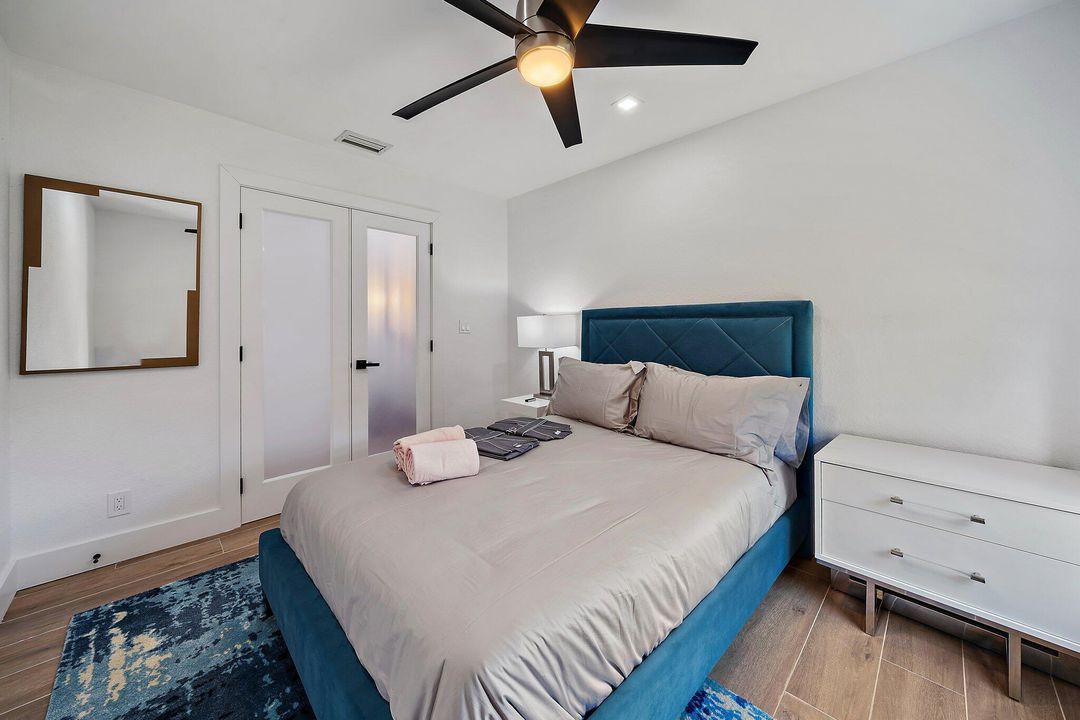 合同活跃: $1,165,000 (5 贝兹, 3 浴室, 2652 平方英尺)