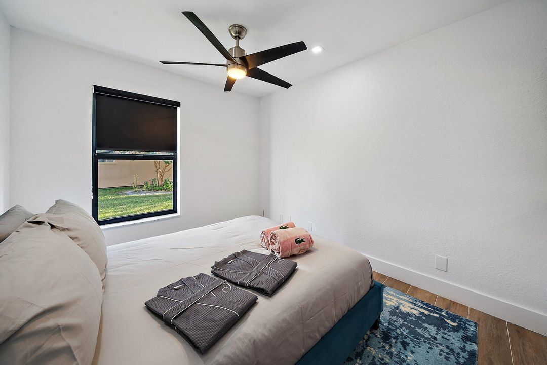 合同活跃: $1,165,000 (5 贝兹, 3 浴室, 2652 平方英尺)