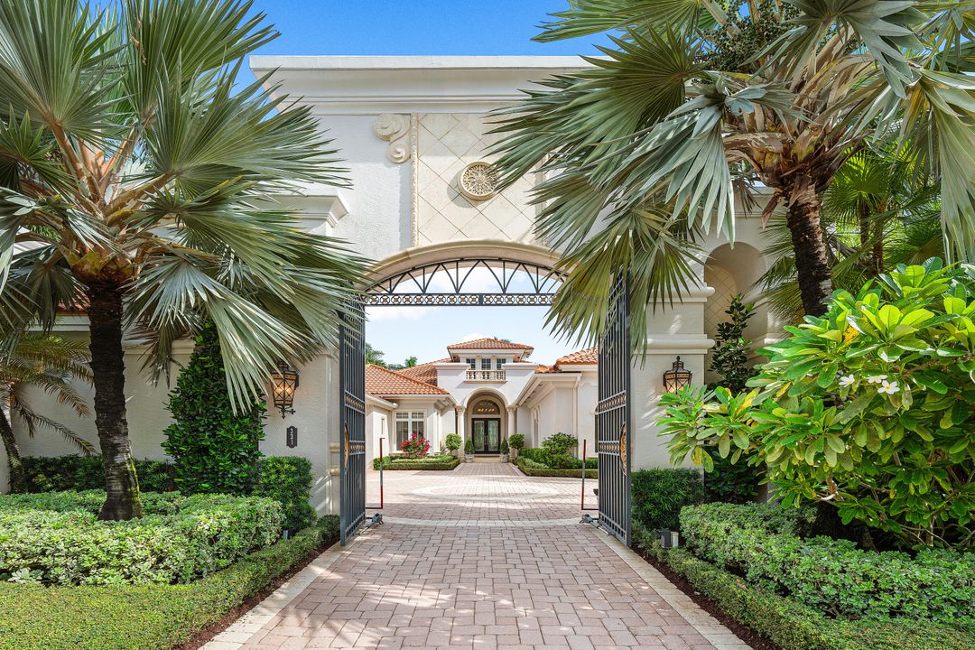 Recently Sold: $7,250,000 (5 beds, 5 baths, 6172 Square Feet)