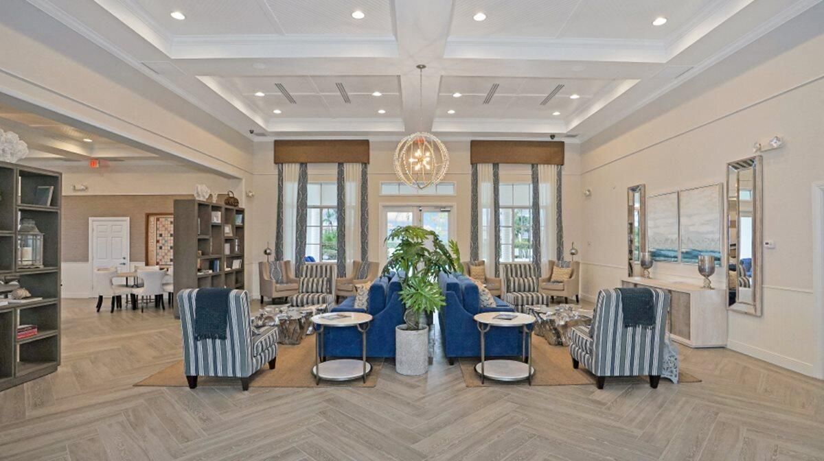 合同活跃: $339,000 (2 贝兹, 2 浴室, 1240 平方英尺)