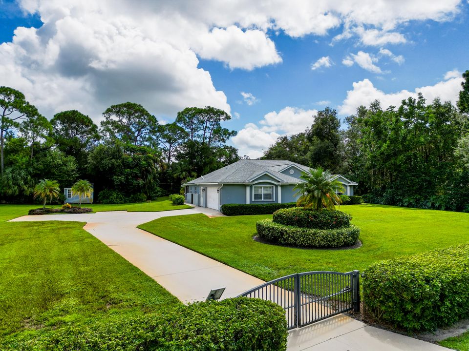 На продажу: $749,900 (4 спален, 2 ванн, 2474 Квадратных фут)