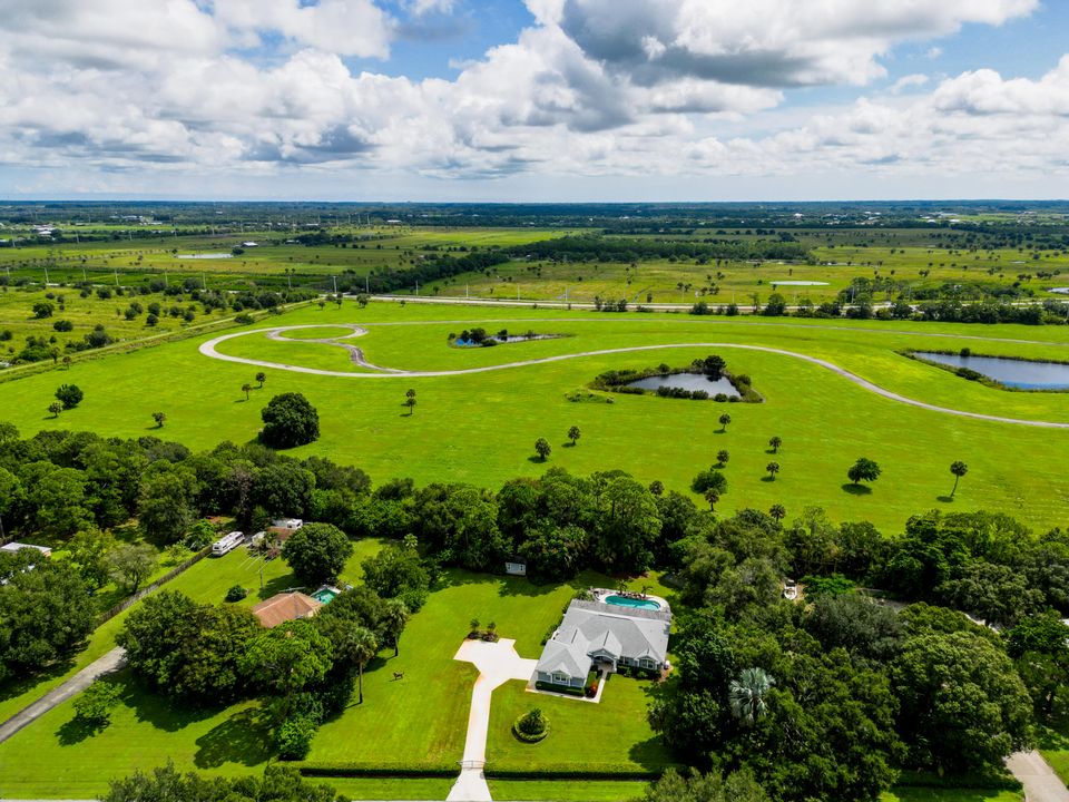 На продажу: $749,900 (4 спален, 2 ванн, 2474 Квадратных фут)