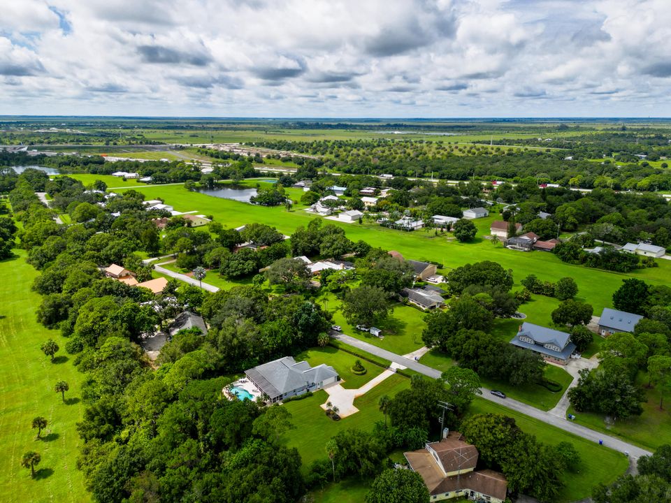 На продажу: $749,900 (4 спален, 2 ванн, 2474 Квадратных фут)