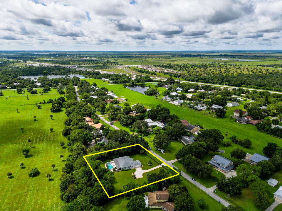 На продажу: $749,900 (4 спален, 2 ванн, 2474 Квадратных фут)