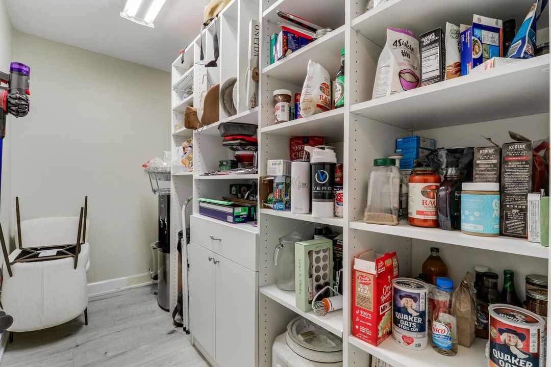 На продажу: $749,900 (4 спален, 2 ванн, 2474 Квадратных фут)