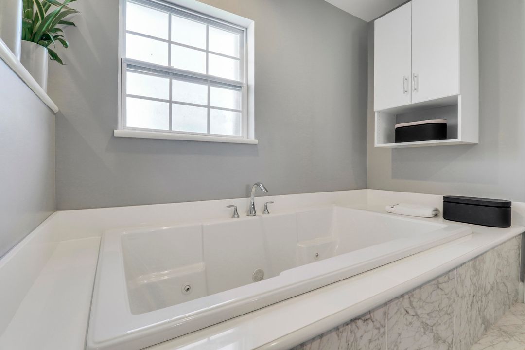 На продажу: $749,900 (4 спален, 2 ванн, 2474 Квадратных фут)