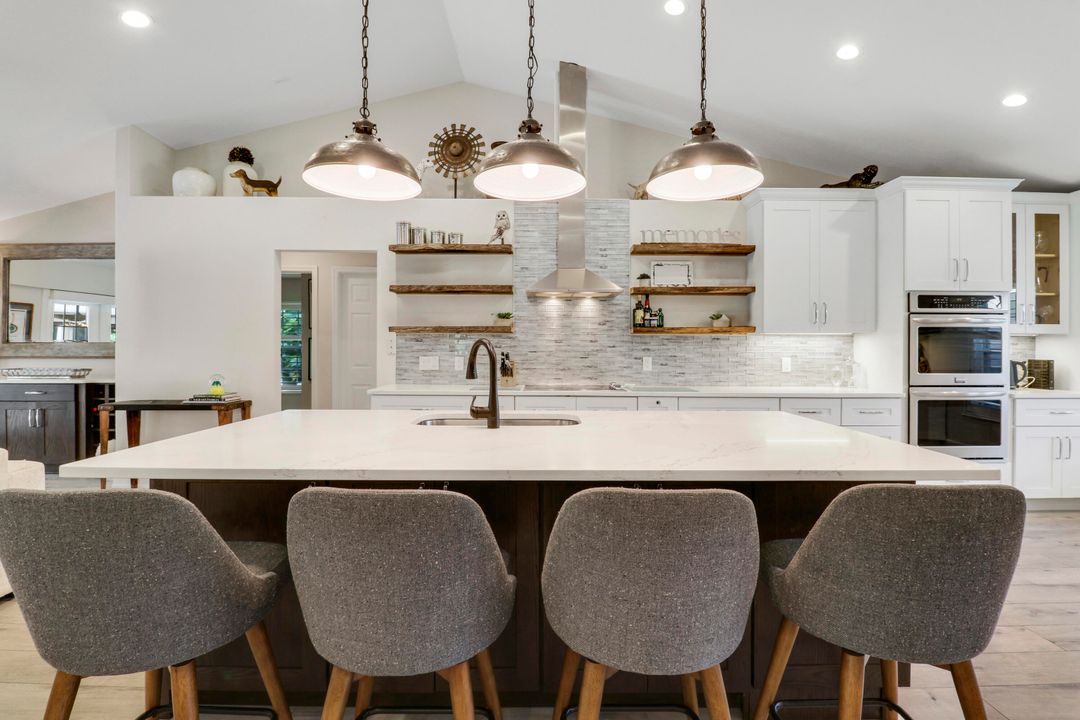 На продажу: $749,900 (4 спален, 2 ванн, 2474 Квадратных фут)