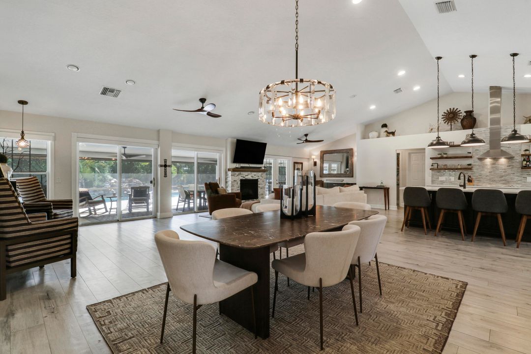 На продажу: $749,900 (4 спален, 2 ванн, 2474 Квадратных фут)