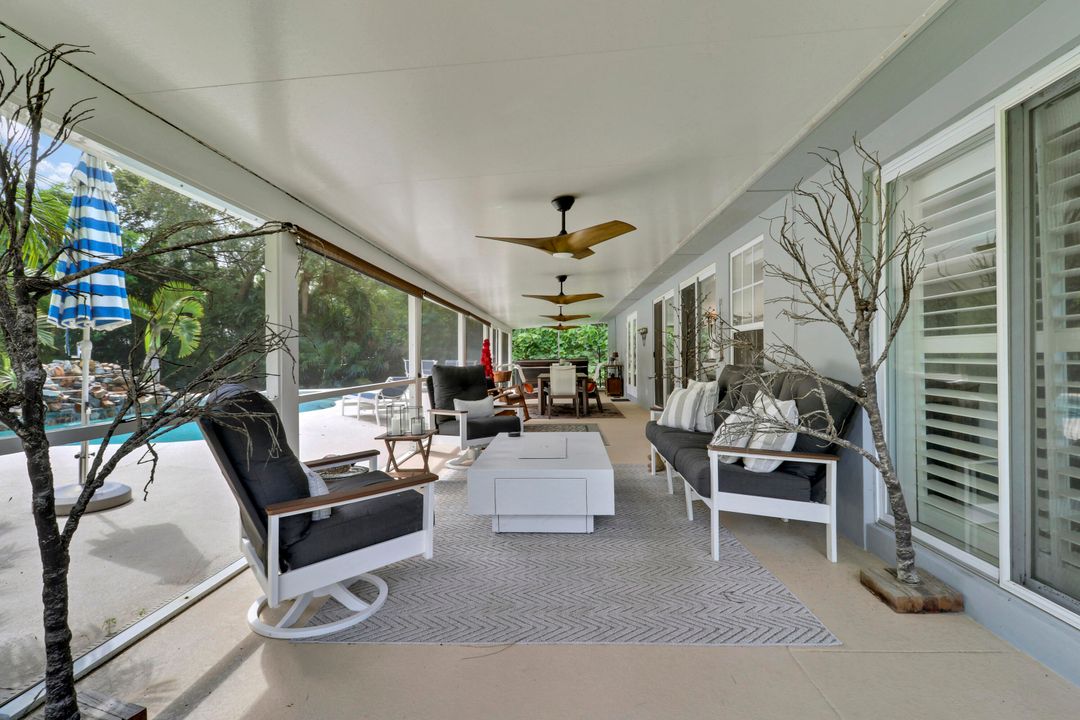 На продажу: $749,900 (4 спален, 2 ванн, 2474 Квадратных фут)