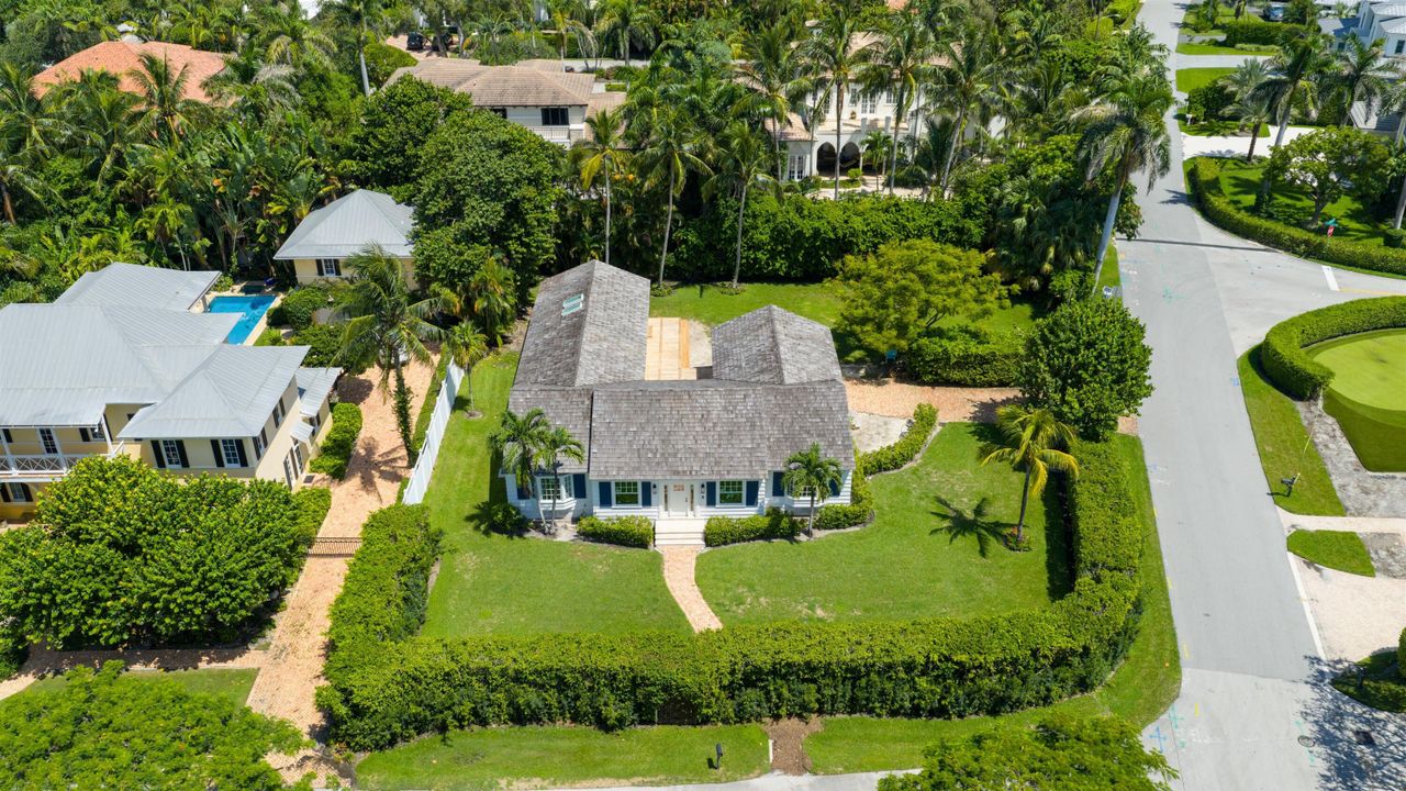 出租: $35,000 (4 贝兹, 2 浴室, 3100 平方英尺)