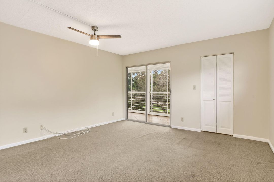 合同活跃: $149,000 (2 贝兹, 2 浴室, 1291 平方英尺)