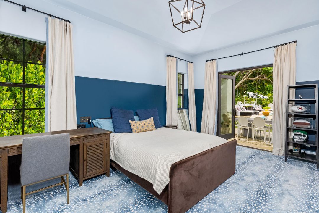 For Sale: $24,900,000 (6 beds, 7 baths, 5467 Square Feet)