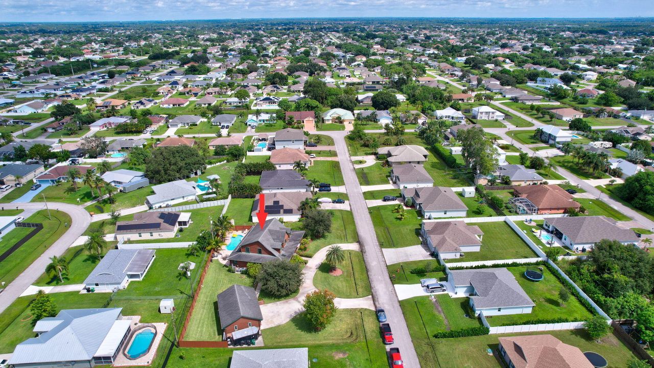 For Sale: $574,999 (3 beds, 3 baths, 2895 Square Feet)