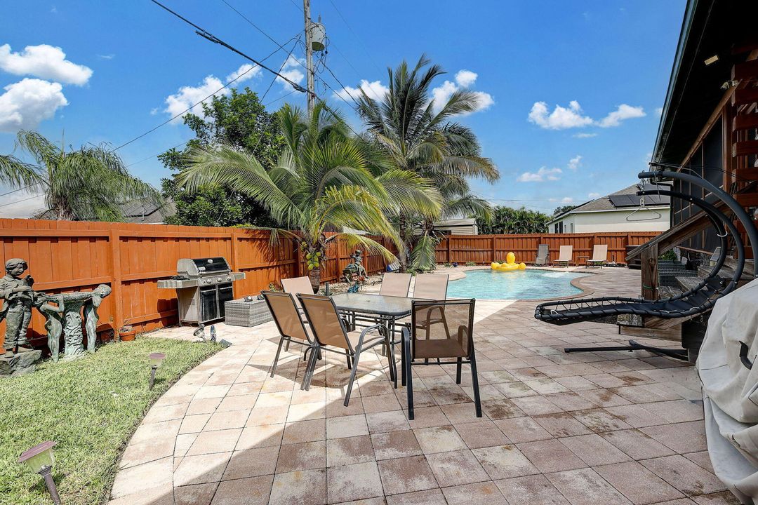 For Sale: $574,999 (3 beds, 3 baths, 2895 Square Feet)