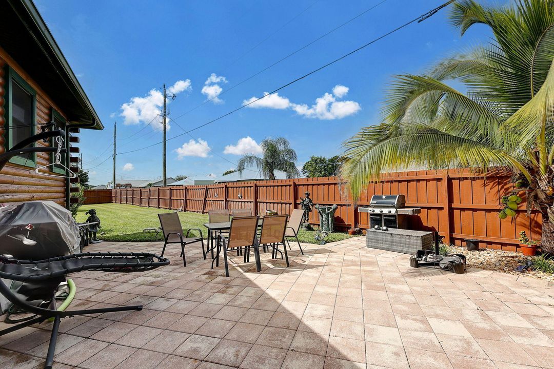 For Sale: $574,999 (3 beds, 3 baths, 2895 Square Feet)